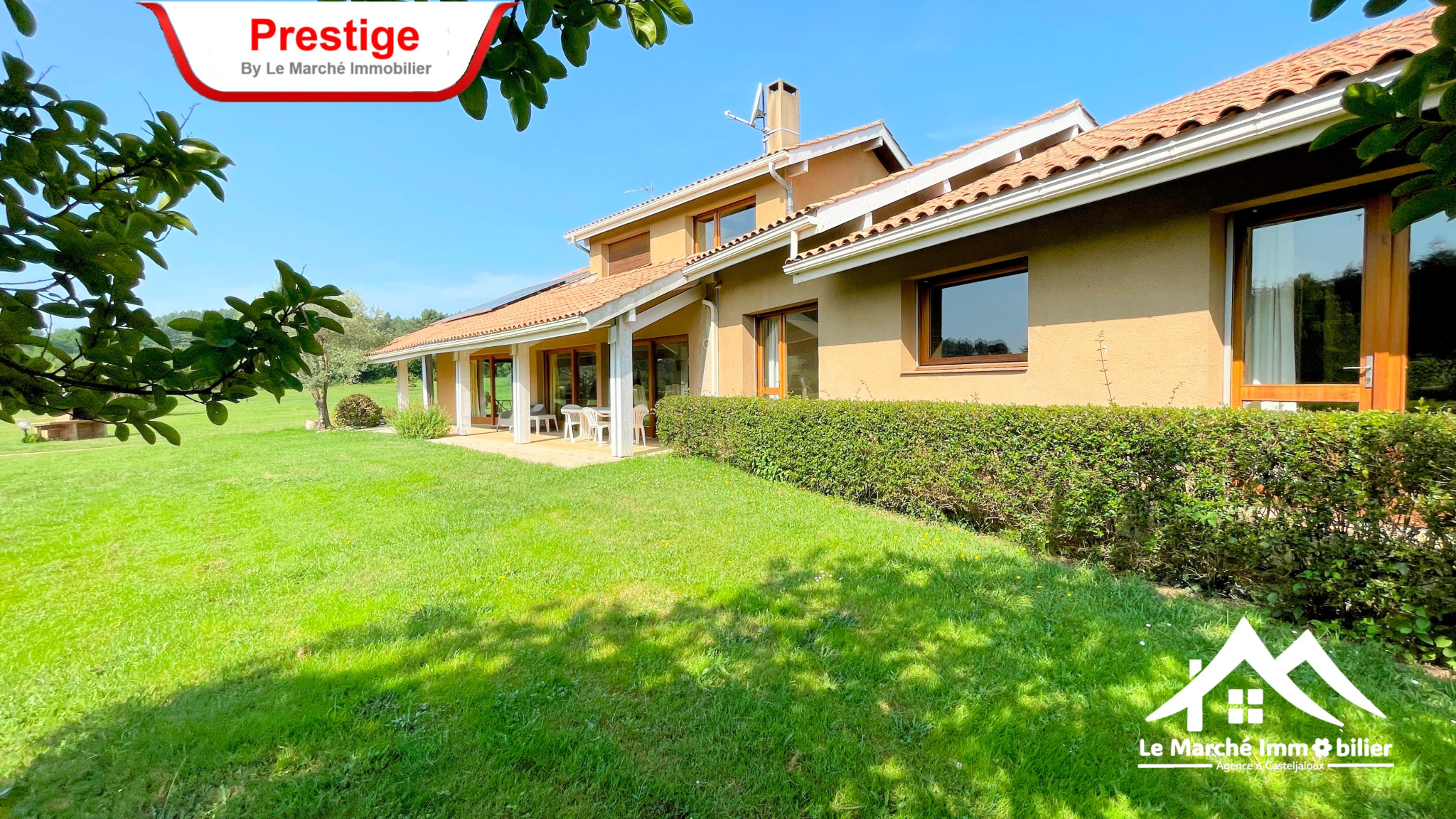 Splendide villa d'architecte de 264m2 proche du centre de Casteljaloux