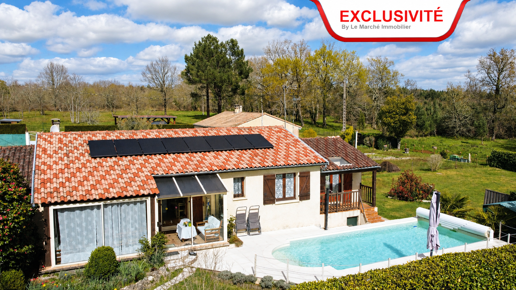 Maison familiale avec piscine et grand terrain arboré   Saint-Martin-Curton